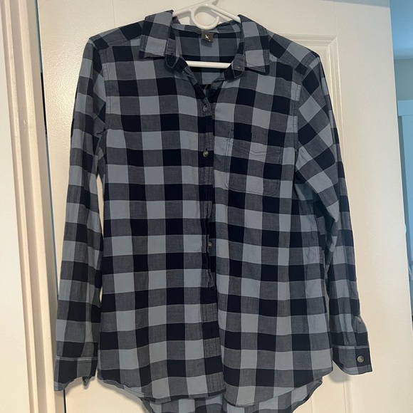 Eddie Bauer Navy and Light Blue Checkered Top - Picture 1 of 2